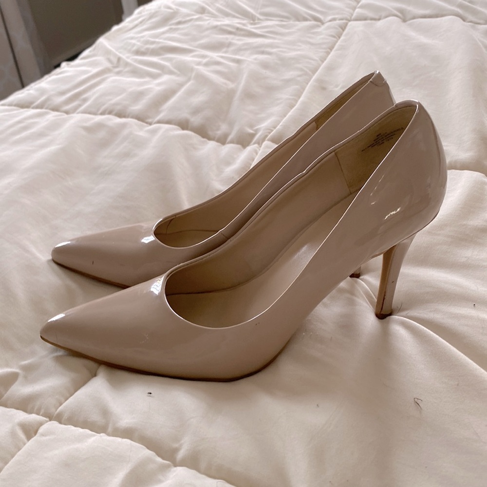 Size 8 Nine West heels!